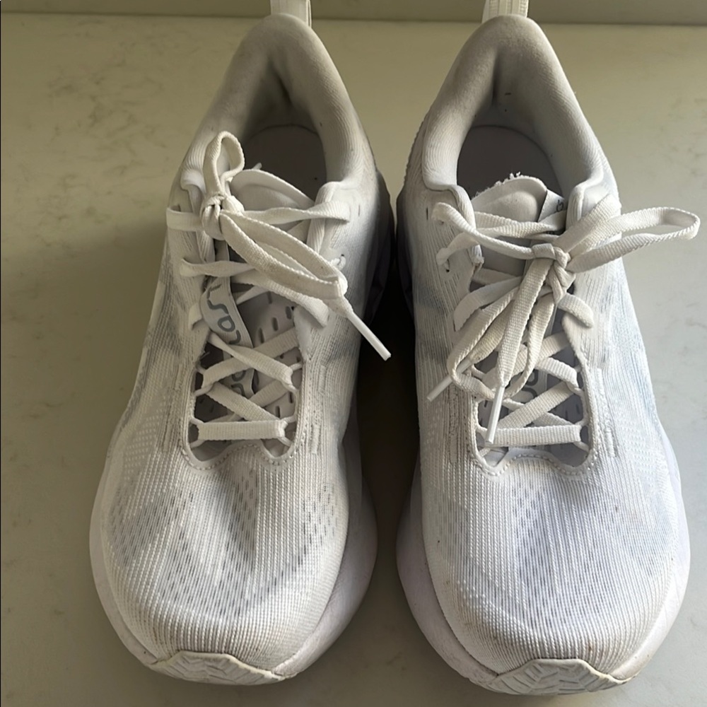 Asics White Novablast 5 tennis shoes running